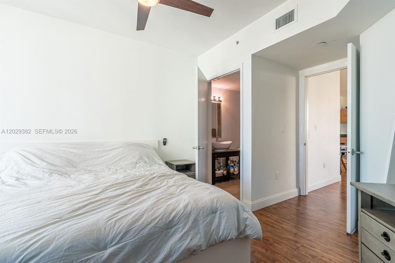350 S Miami Ave , Unit 3914, Miami, FL 33130 Photo