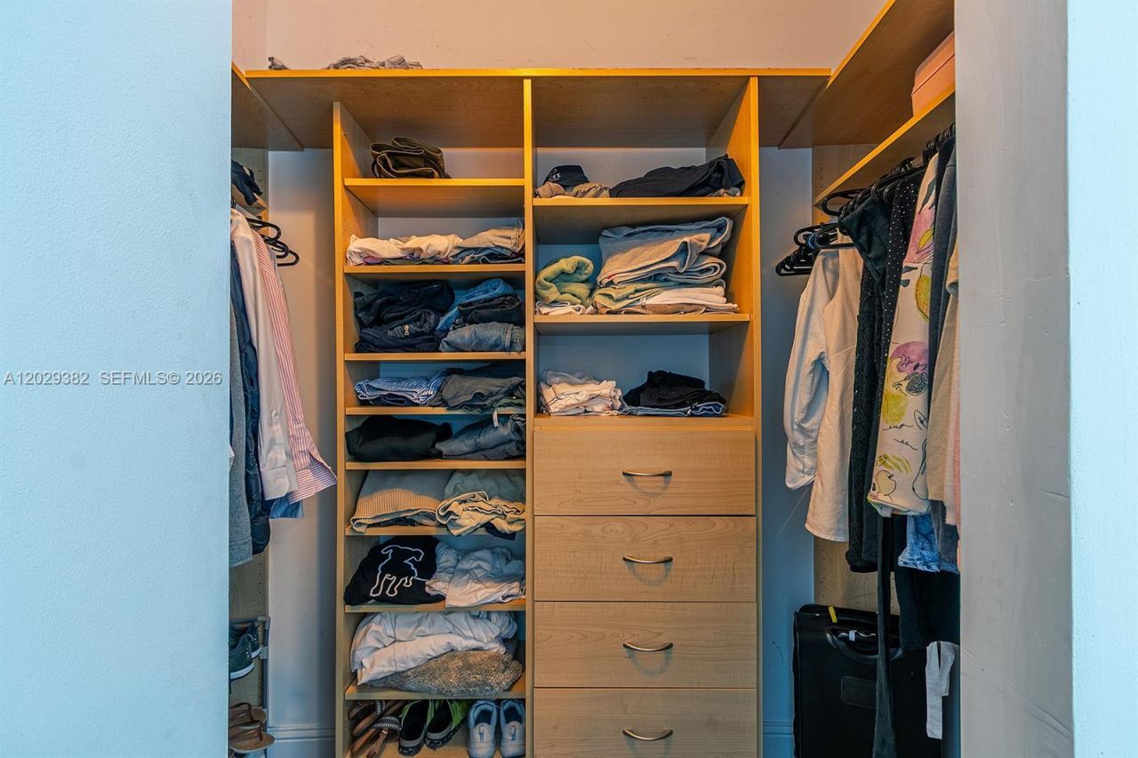 350 S Miami Ave , Unit 3914, Miami, FL 33130 Photo