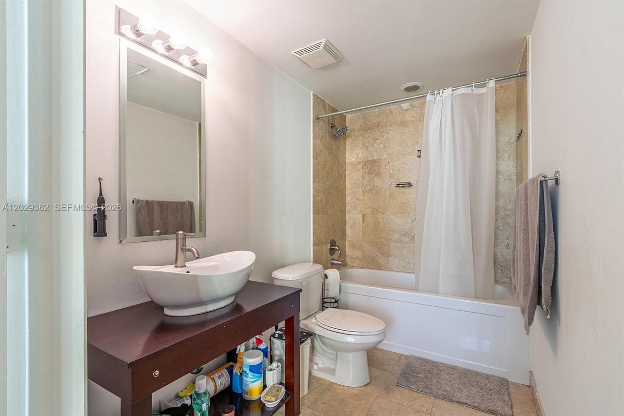 350 S Miami Ave , Unit 3914, Miami, FL 33130 Photo