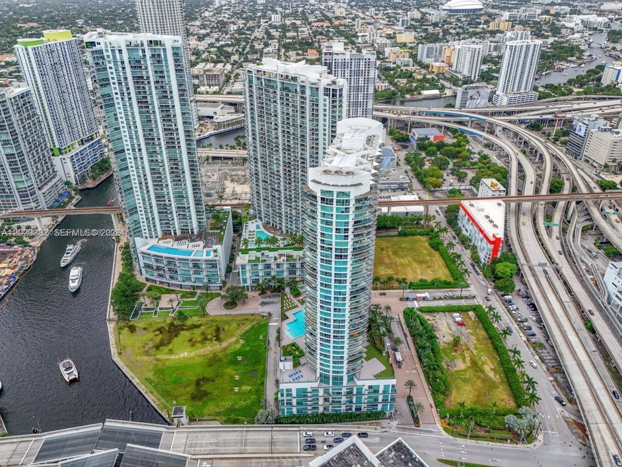 350 S Miami Ave , Unit 3914, Miami, FL 33130 Photo