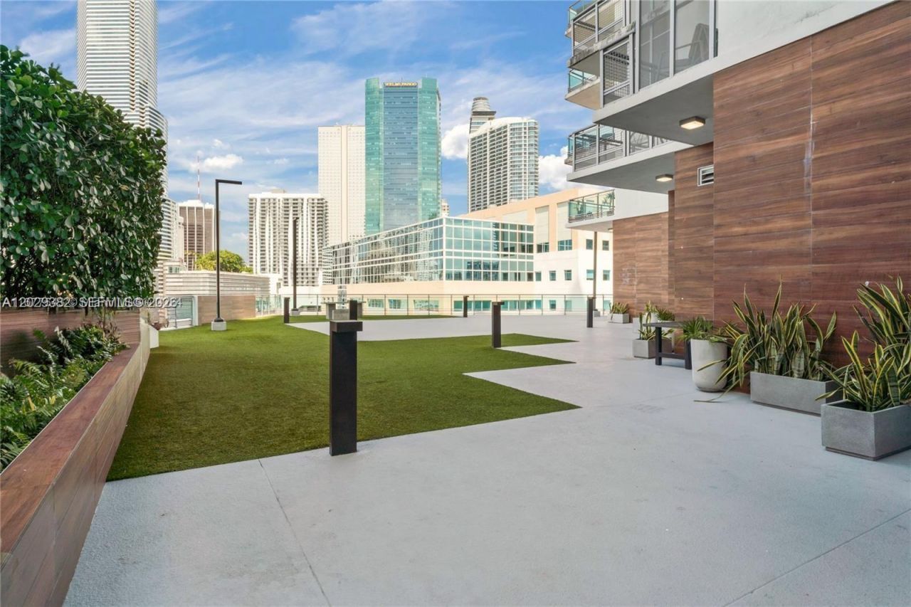 350 S Miami Ave , Unit 3914, Miami, FL 33130 Photo