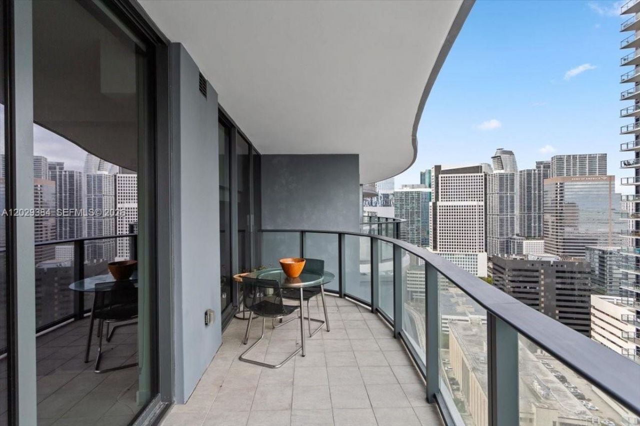 1000 Brickell Plz , Unit 3303, Miami, FL 33131 Photo