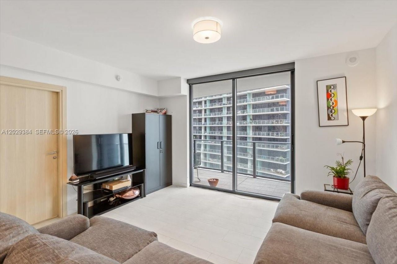 1000 Brickell Plz , Unit 3303, Miami, FL 33131 Photo