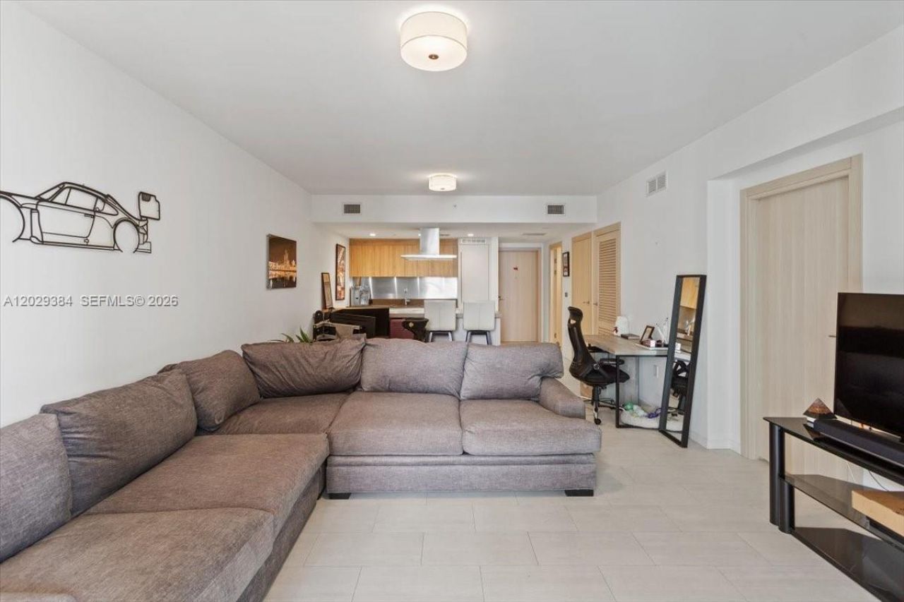 1000 Brickell Plz , Unit 3303, Miami, FL 33131 Photo