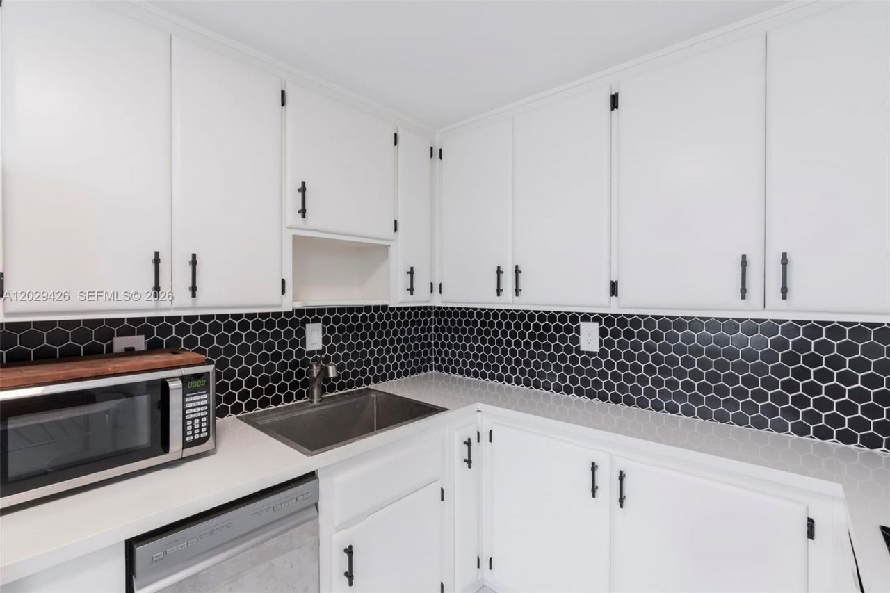 4500 S Ocean Blvd , Unit 405, Lantana, FL 33480 Photo