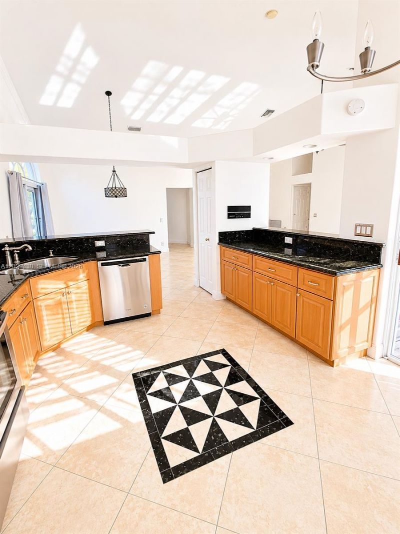 569 Spinnaker , Weston, FL 33326 Photo