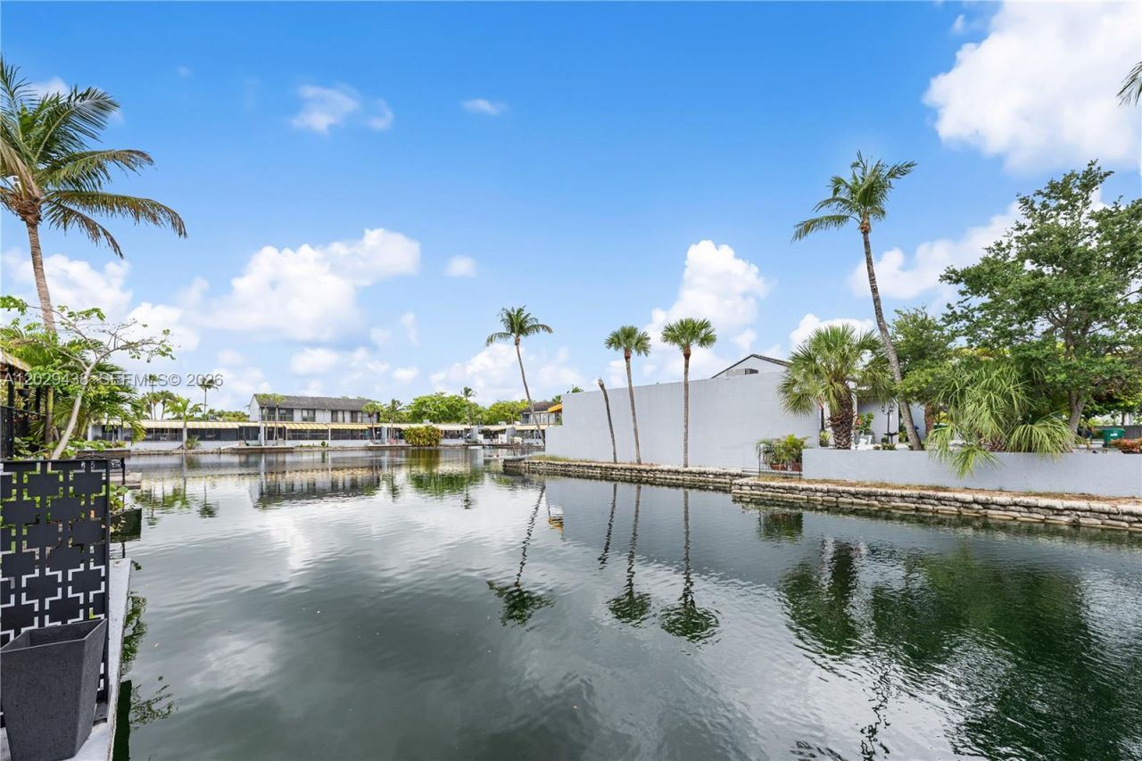 16424 Briar Patch Pl , Unit 16424, Miami Lakes, FL 33014 Photo