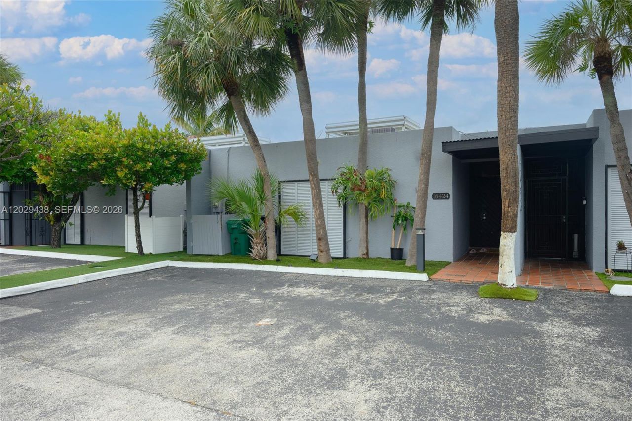 16424 Briar Patch Pl , Unit 16424, Miami Lakes, FL 33014 Photo