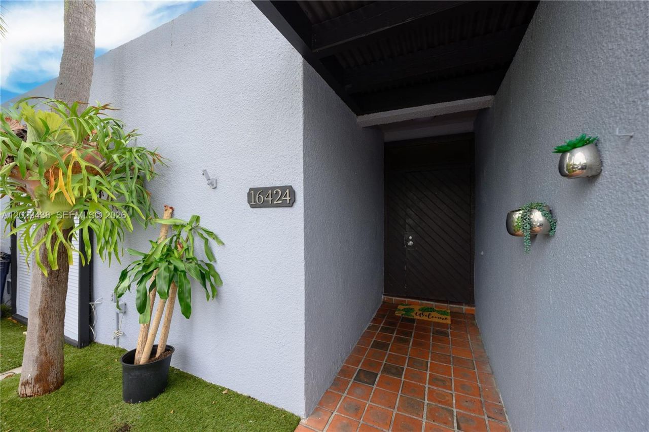 16424 Briar Patch Pl , Unit 16424, Miami Lakes, FL 33014 Photo