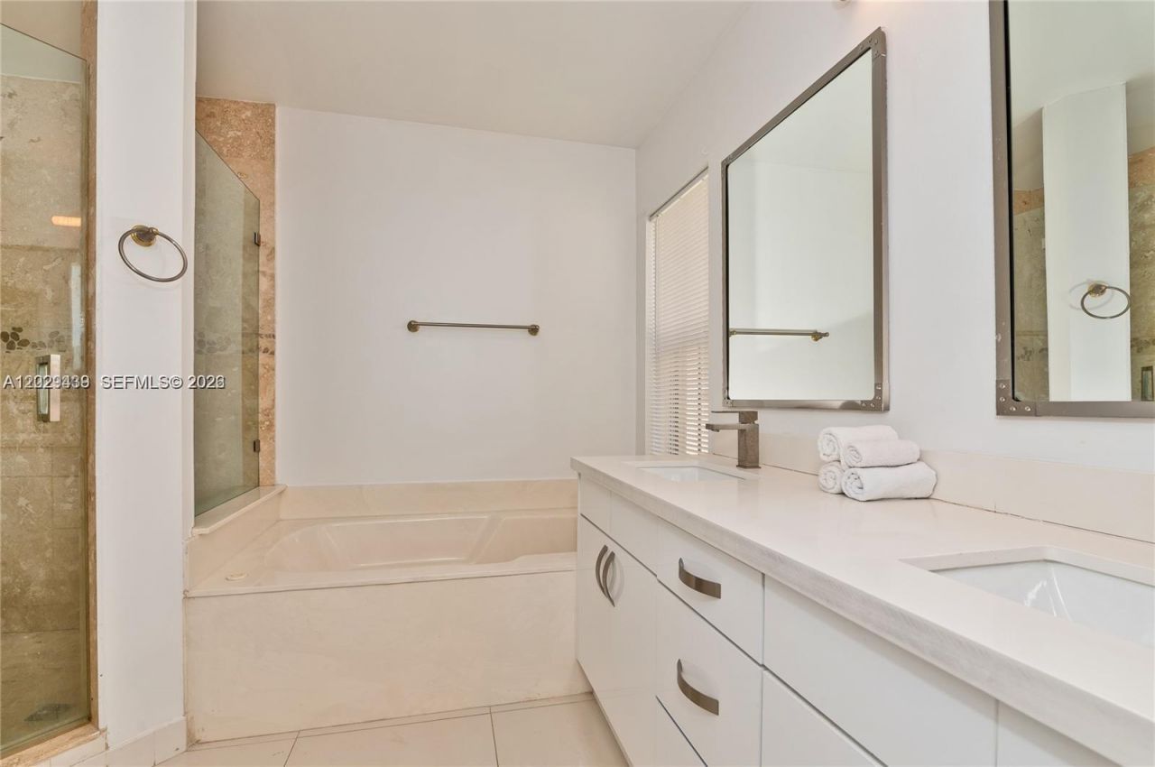 889 Sand Creek Cir, Weston, FL 33327 Photo