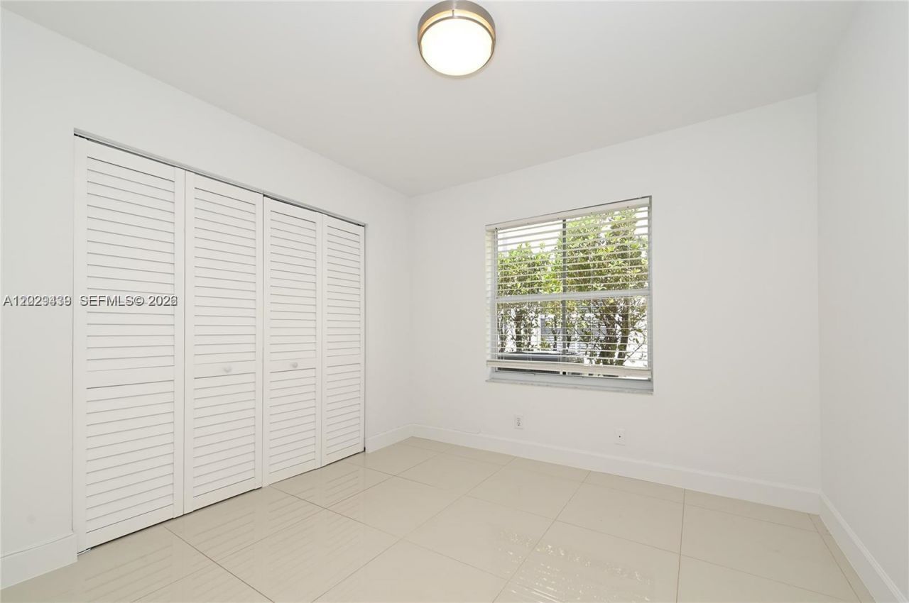 889 Sand Creek Cir, Weston, FL 33327 Photo