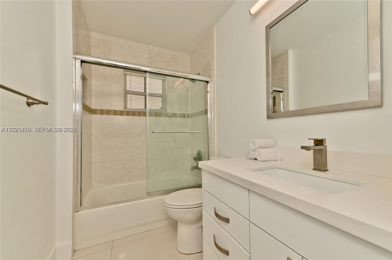 889 Sand Creek Cir, Weston, FL 33327 Photo