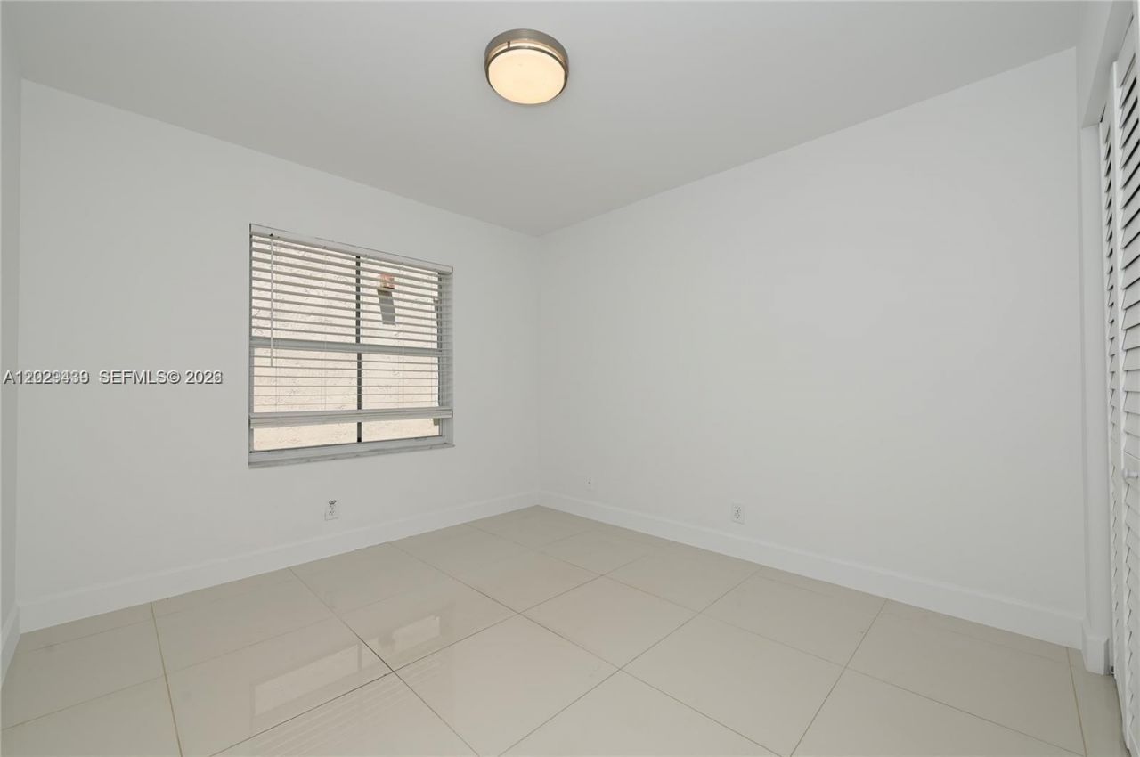 889 Sand Creek Cir, Weston, FL 33327 Photo