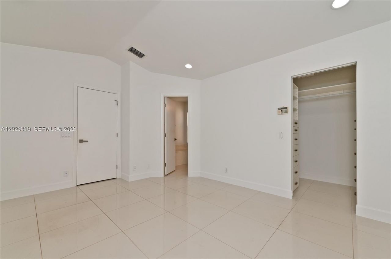 889 Sand Creek Cir, Weston, FL 33327 Photo