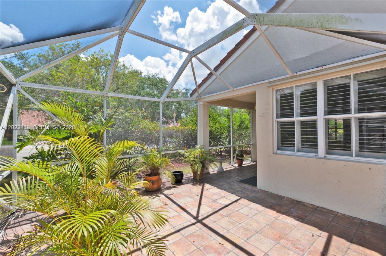 889 Sand Creek Cir, Weston, FL 33327 Photo