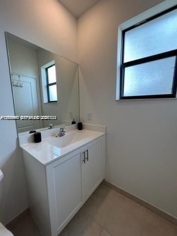 327 NE 208th Ter , Miami, FL 33179 Photo