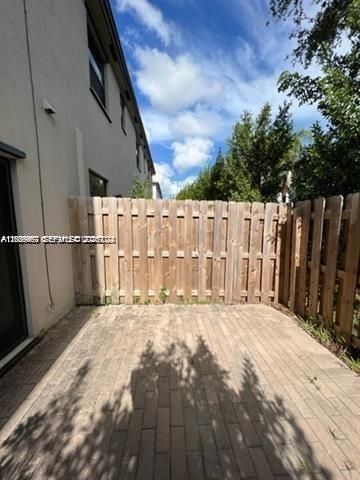 327 NE 208th Ter , Miami, FL 33179 Photo