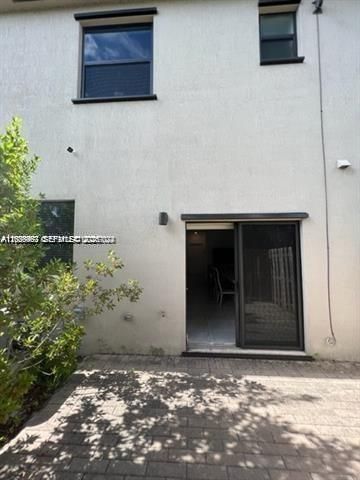 327 NE 208th Ter , Miami, FL 33179 Photo