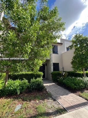 327 NE 208th Ter , Miami, FL 33179 Photo