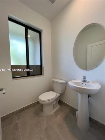 327 NE 208th Ter , Miami, FL 33179 Photo