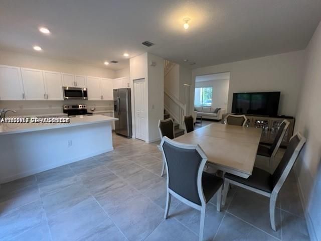 327 NE 208th Ter , Miami, FL 33179 Photo