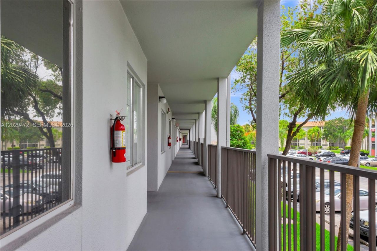 750 SW 138th Ave, Unit 202F, Pembroke Pines, FL 33027 Photo