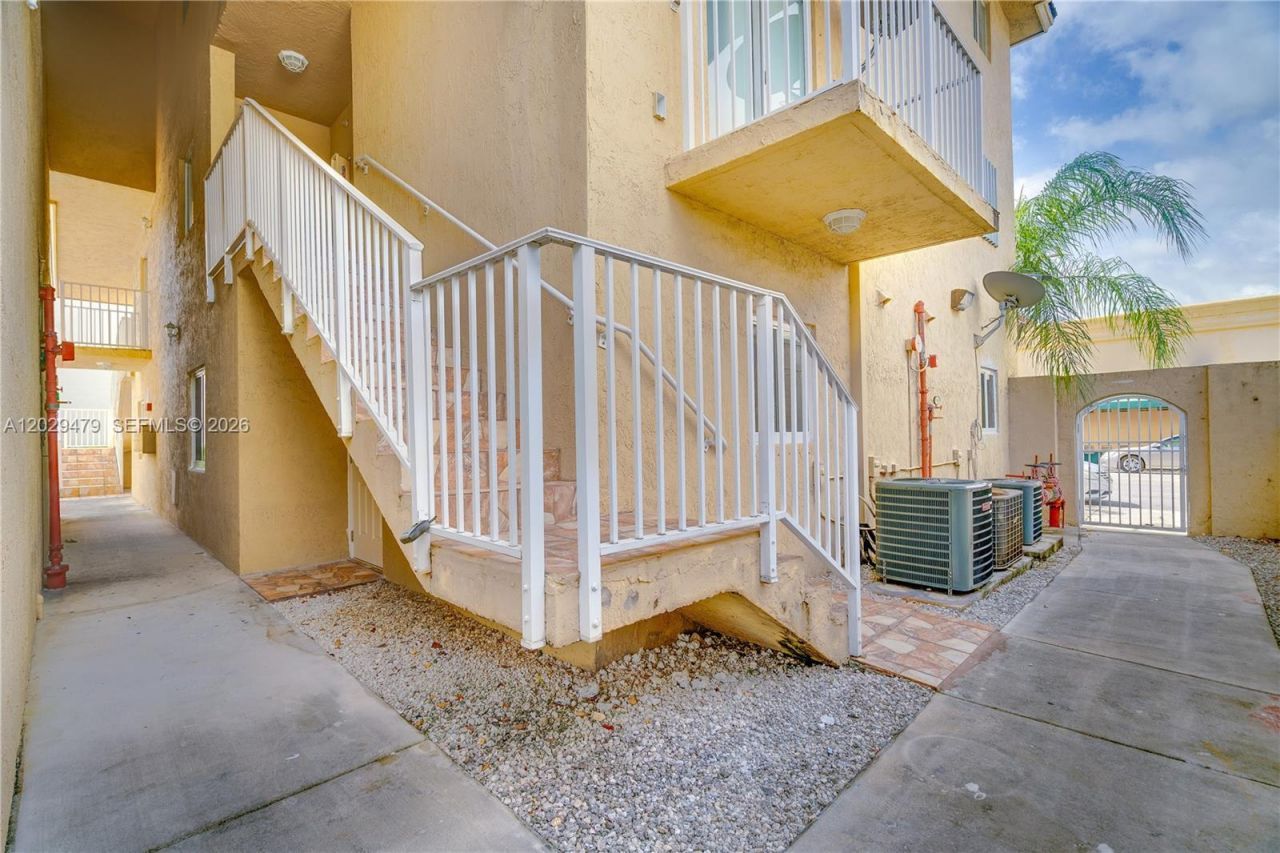 9 E 4th St, Unit 101, Hialeah, FL 33010 Photo
