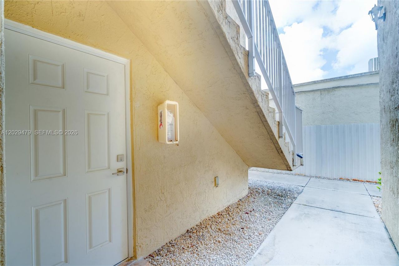 9 E 4th St, Unit 101, Hialeah, FL 33010 Photo