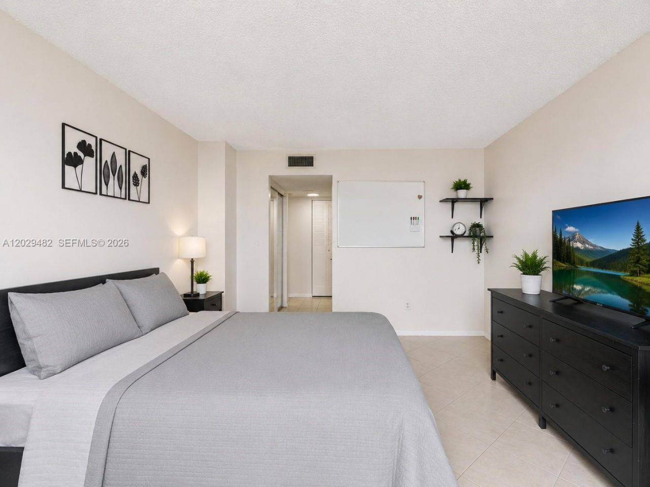 2801 NE 183rd St, Unit 1805W, Aventura, FL 33160 Photo
