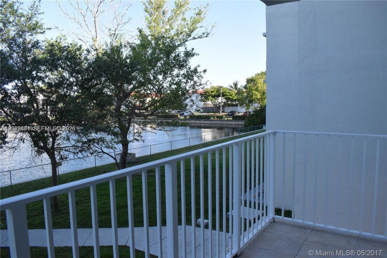 8260 SW 210th St , Unit 102, Cutler Bay, FL 33189 Photo