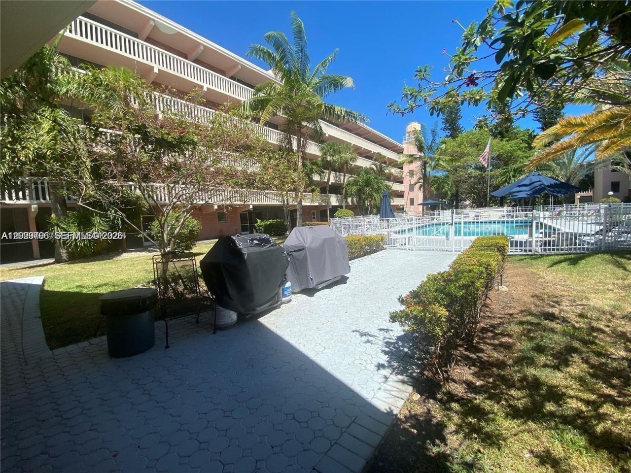 180 NE 12th Ave , Unit 11B, Hallandale Beach, FL 33009 Photo