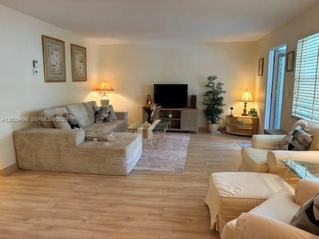 180 NE 12th Ave , Unit 11B, Hallandale Beach, FL 33009 Photo
