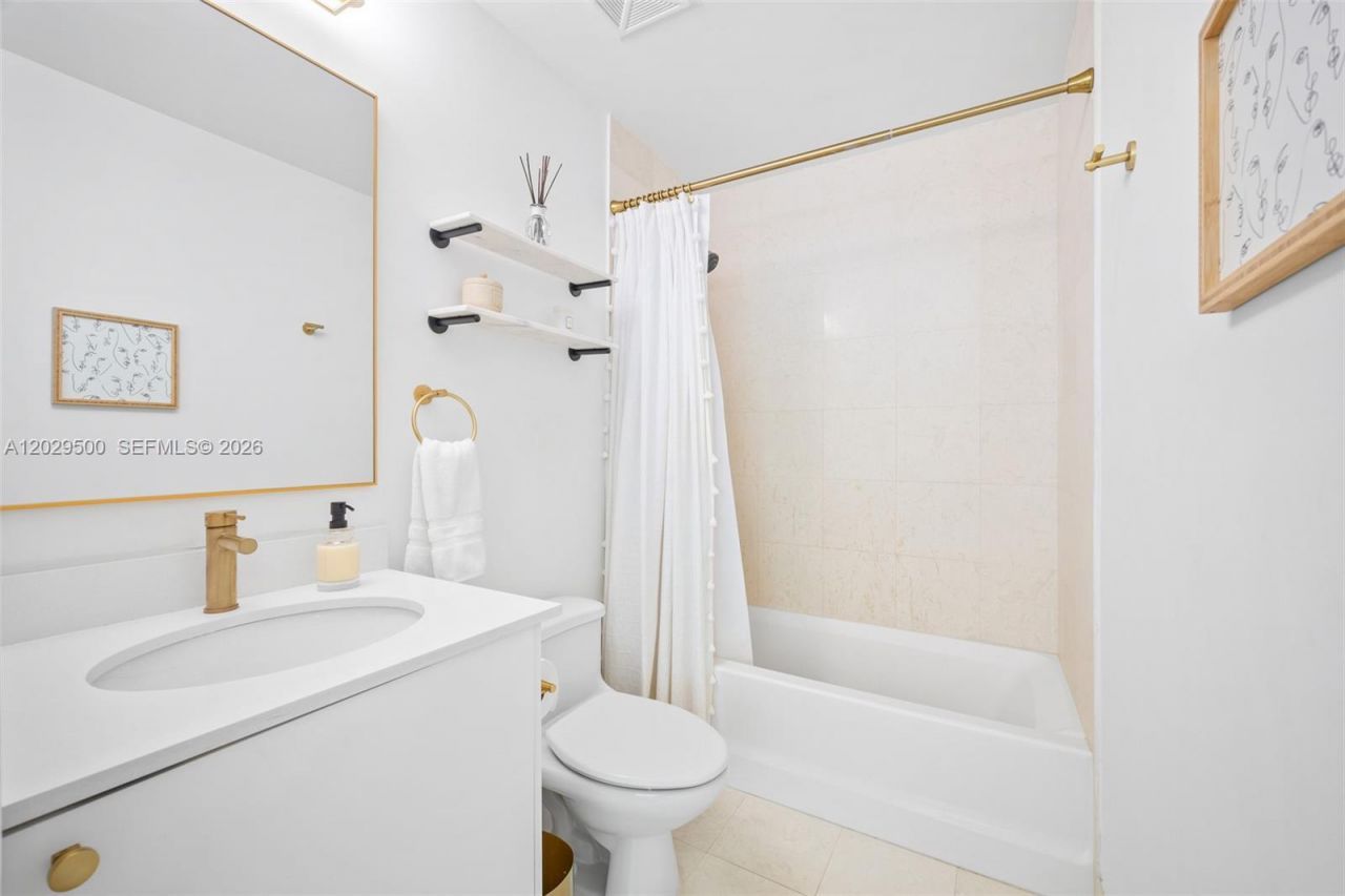 60 SW 13th St , Unit 3414, Miami, FL 33130 Photo