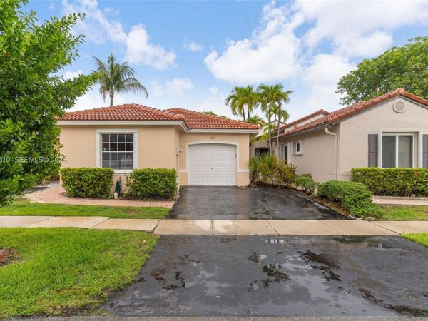 17953 SW 11th St , Pembroke Pines, FL 33029
