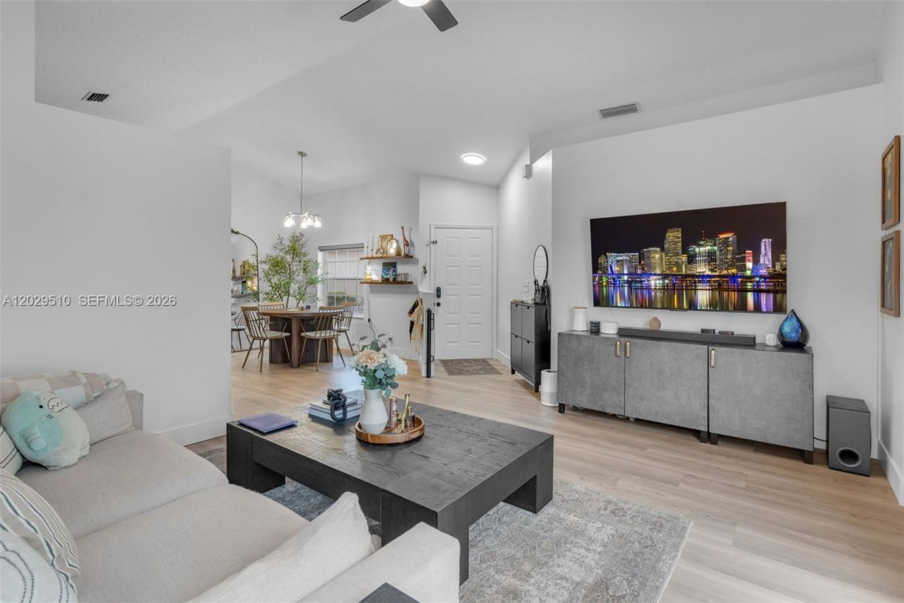 17953 SW 11th St , Pembroke Pines, FL 33029 Photo