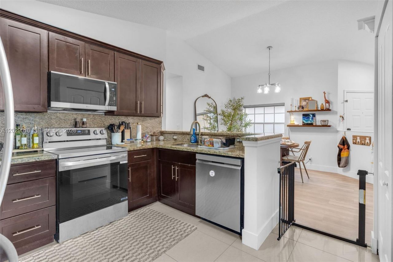 17953 SW 11th St , Pembroke Pines, FL 33029 Photo