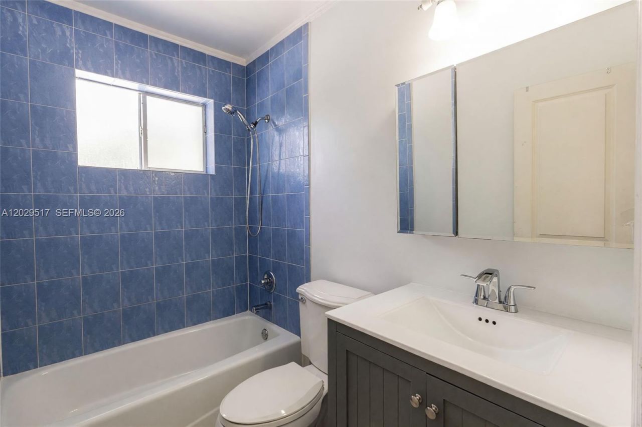 8595 SW 128th St , Miami, FL 33156 Photo