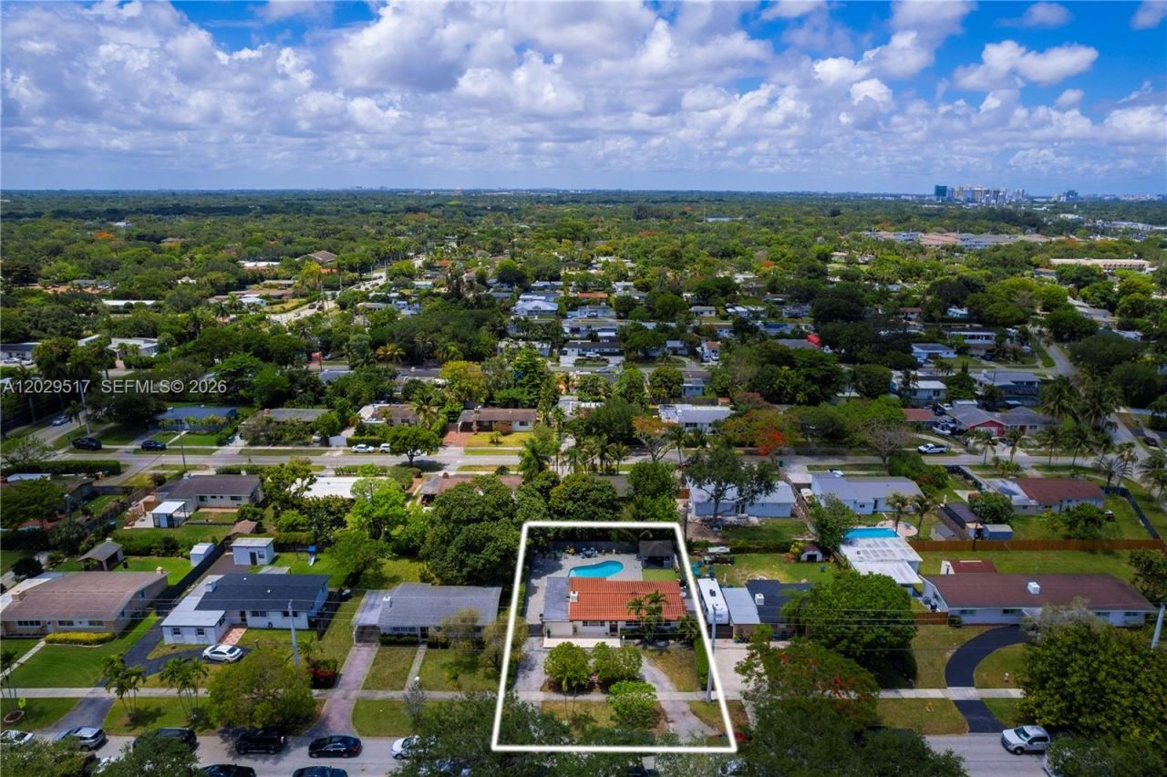 8595 SW 128th St , Miami, FL 33156 Photo