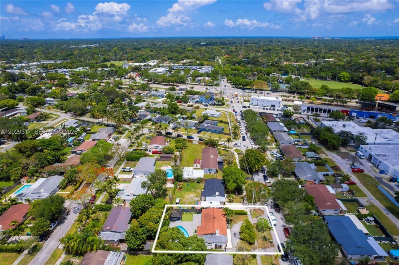8595 SW 128th St , Miami, FL 33156 Photo