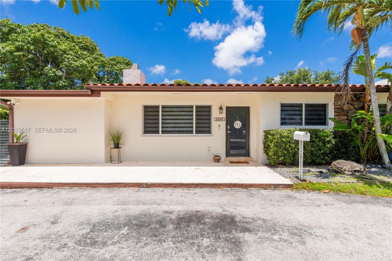 8595 SW 128th St , Miami, FL 33156 Photo
