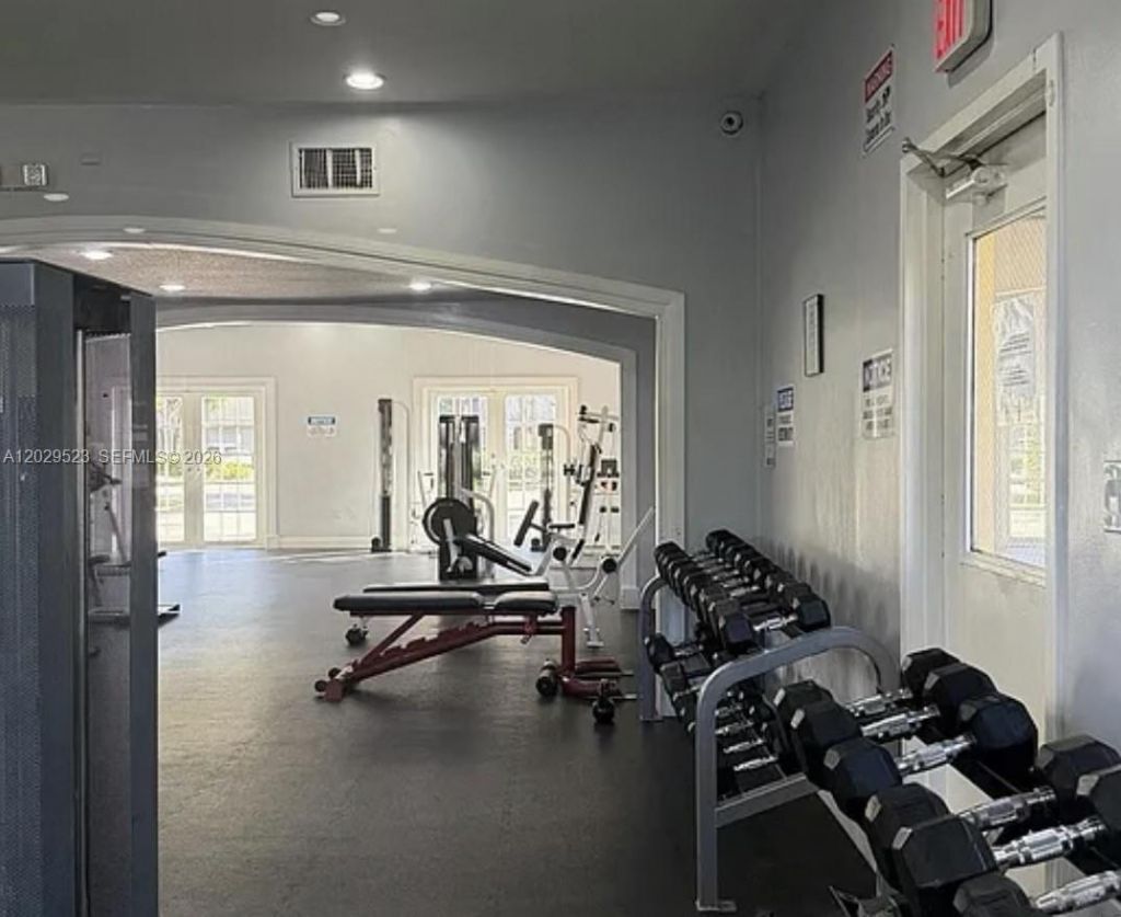8225 Lake Dr , Unit 107, Doral, FL 33166 Photo