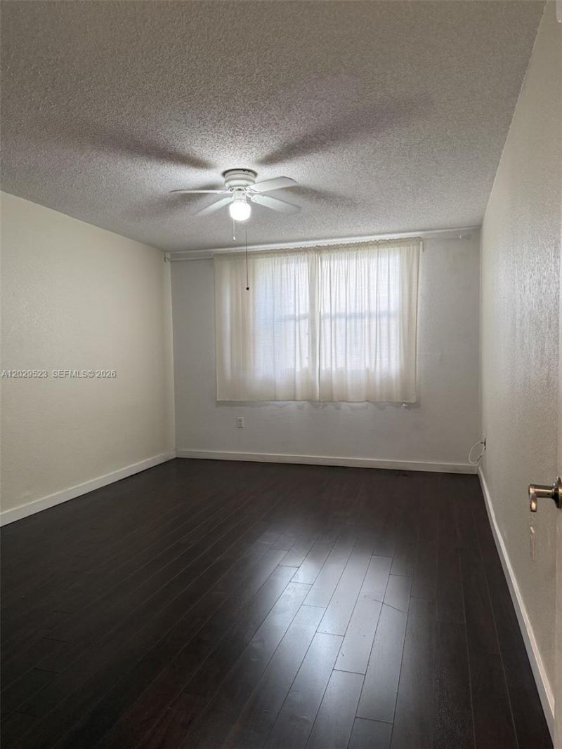 8225 Lake Dr , Unit 107, Doral, FL 33166 Photo