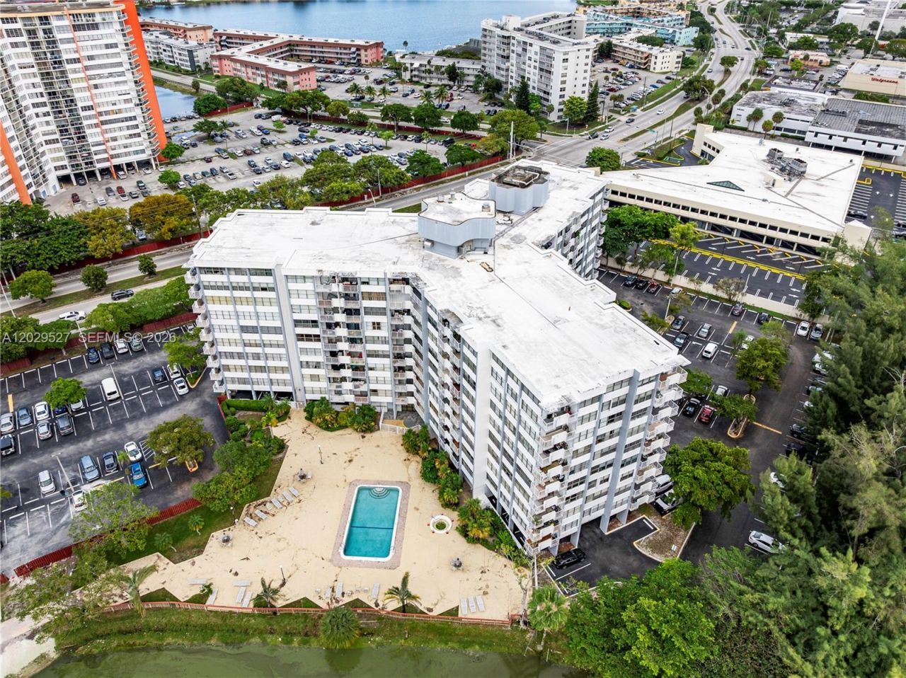 1300 NE Miami Gardens Dr , Unit 512E, Miami, FL 33179 Photo