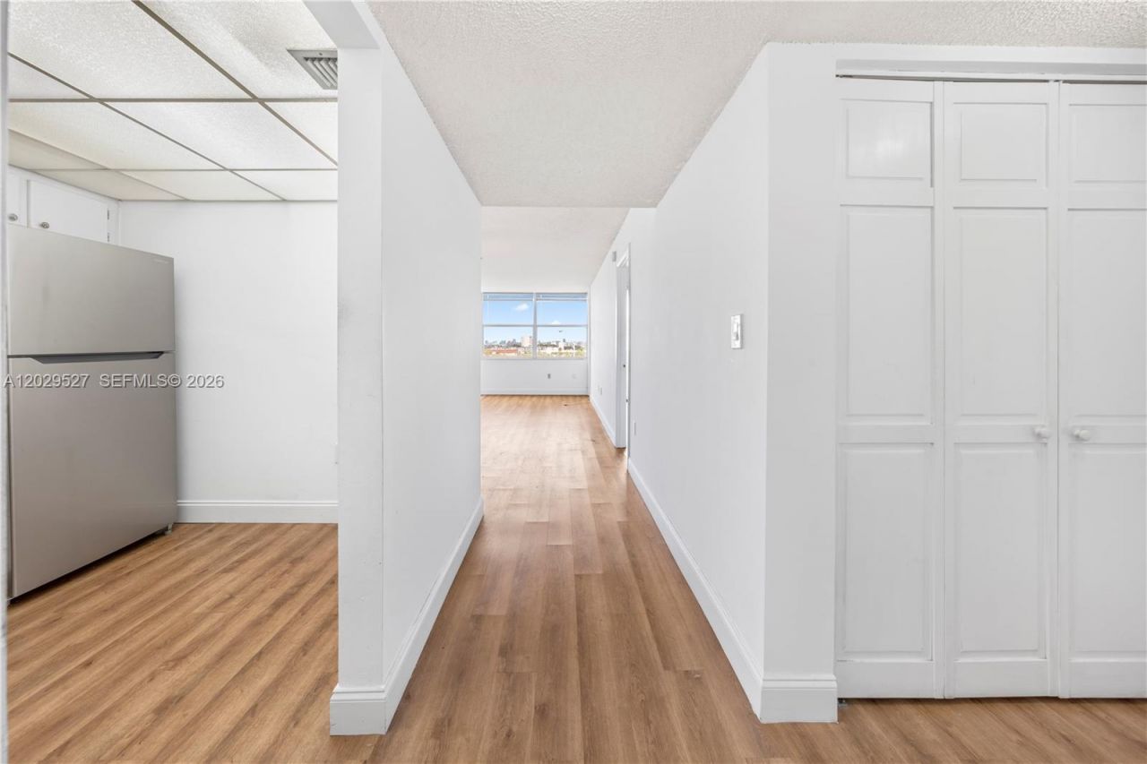 1300 NE Miami Gardens Dr , Unit 512E, Miami, FL 33179 Photo