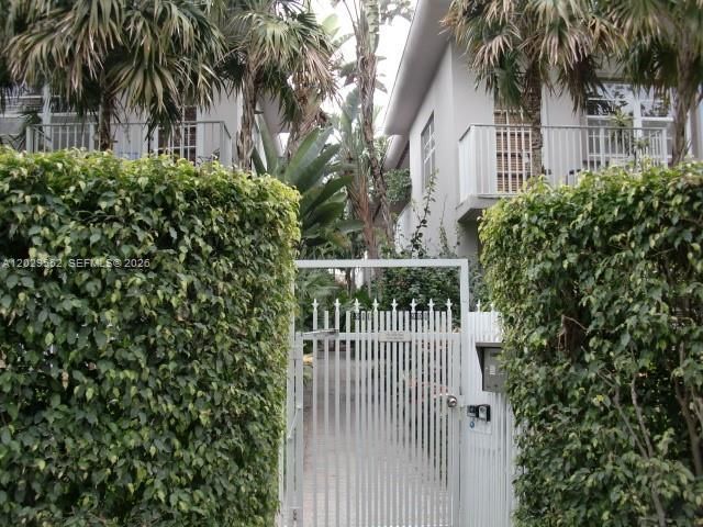911 Meridian Ave , Unit 206, Miami Beach, FL 33139 Photo