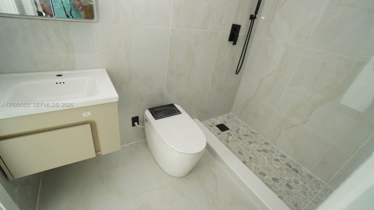 8105 NW 74th Ter, Tamarac, FL 33321 Photo