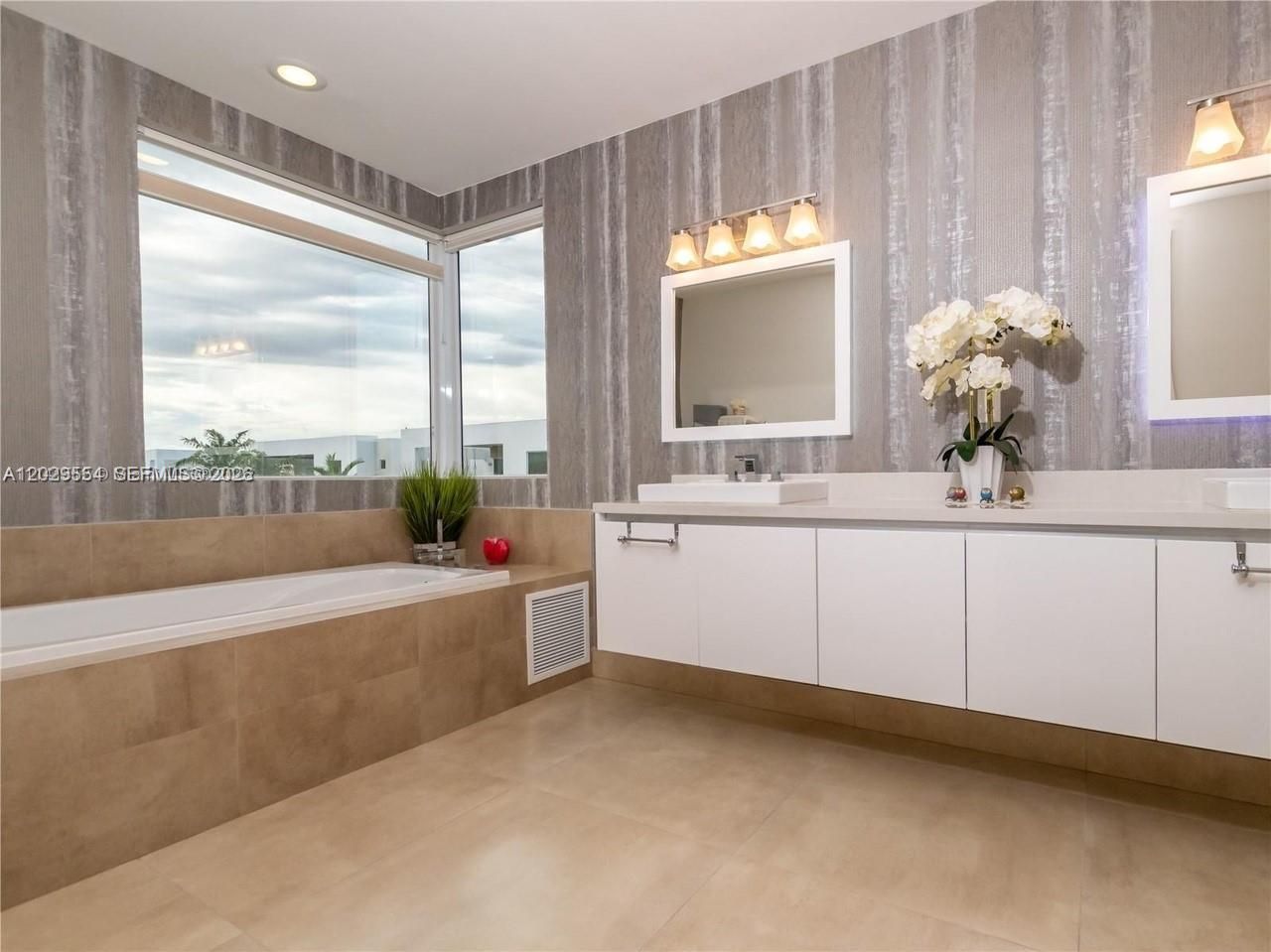 7480 NW 99th Ave , Doral, FL 33178 Photo