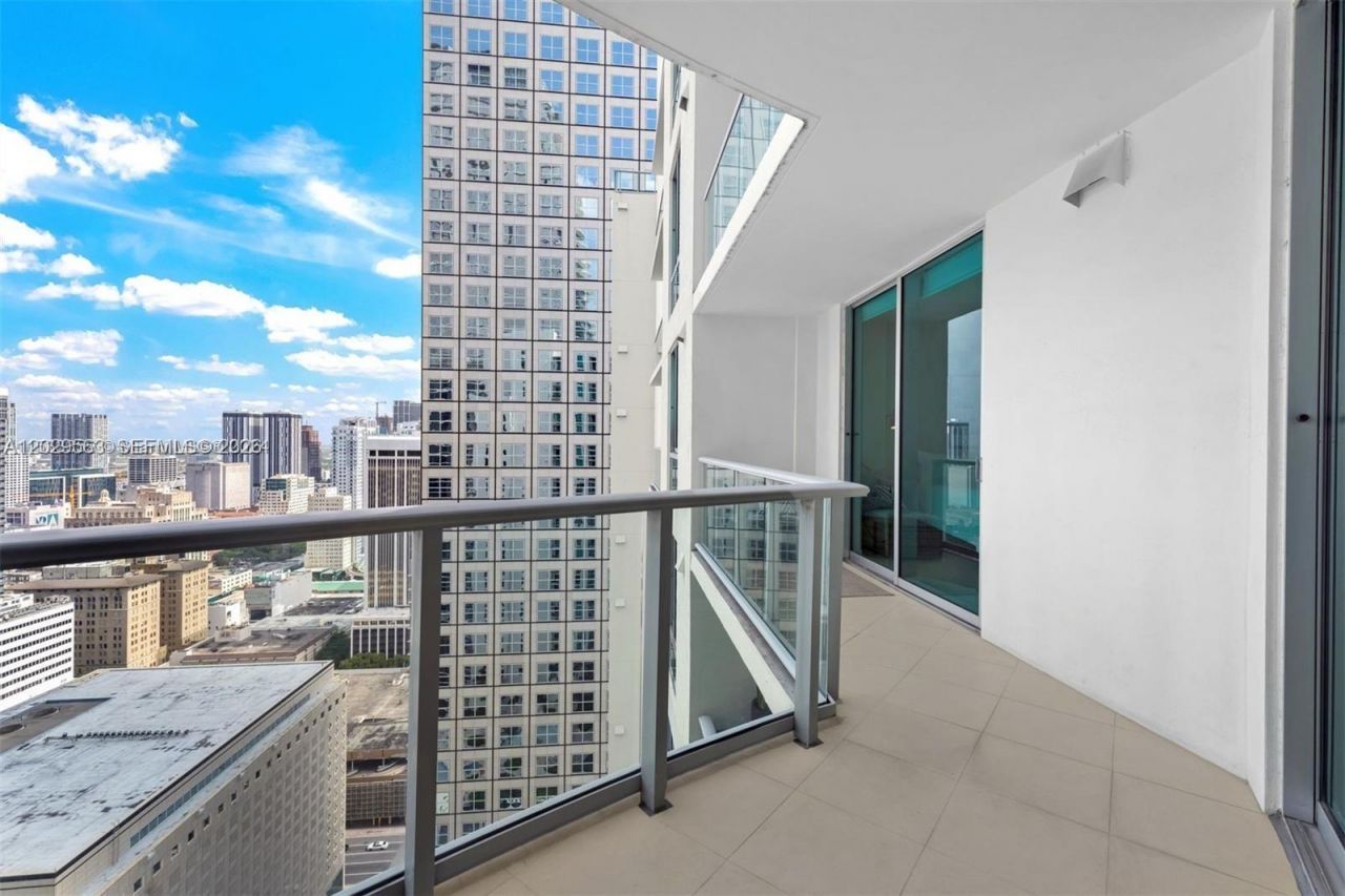 300 S Biscayne Blvd, Unit PH-3807, Miami, FL 33131 Photo
