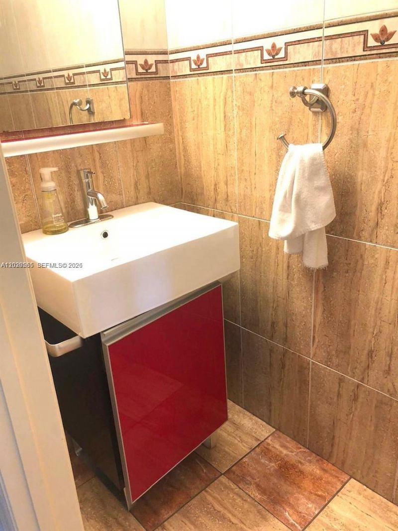 2036 NE 167th St, Unit 3-131, North Miami Beach, FL 33162 Photo