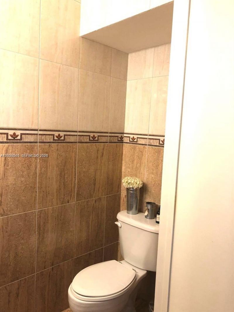 2036 NE 167th St, Unit 3-131, North Miami Beach, FL 33162 Photo